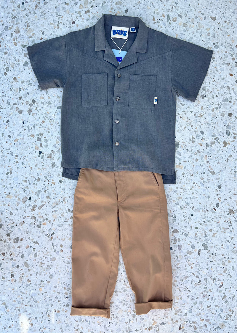 Moda Shirt - Classic Style Meets Playful Ease - Charcoal