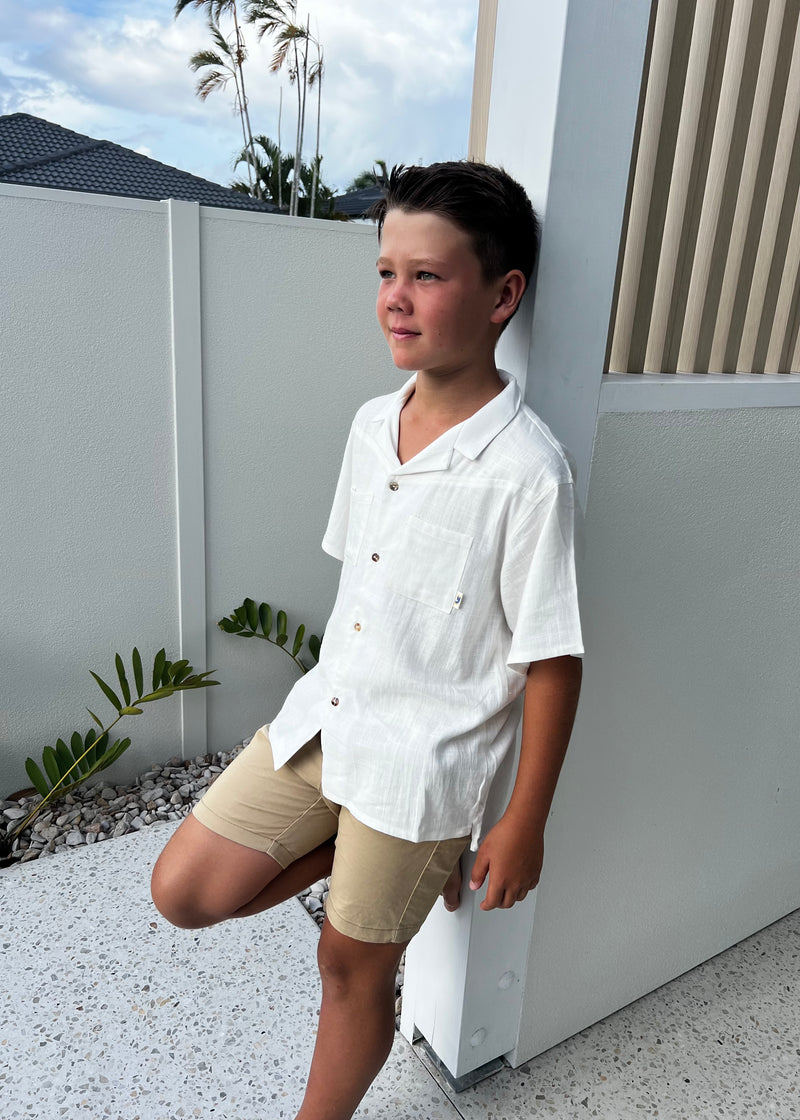 Moda Shirt - Classic Style Meets Playful Ease - Off White